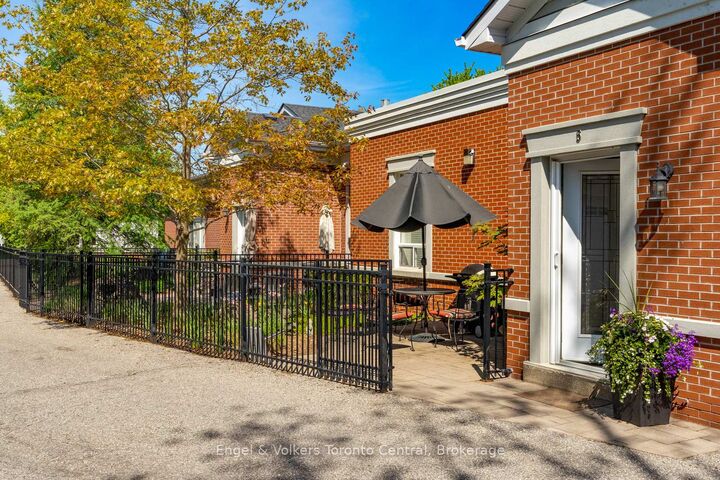 Property Photo: 100 Second Street 5 ON L9Y 2P8