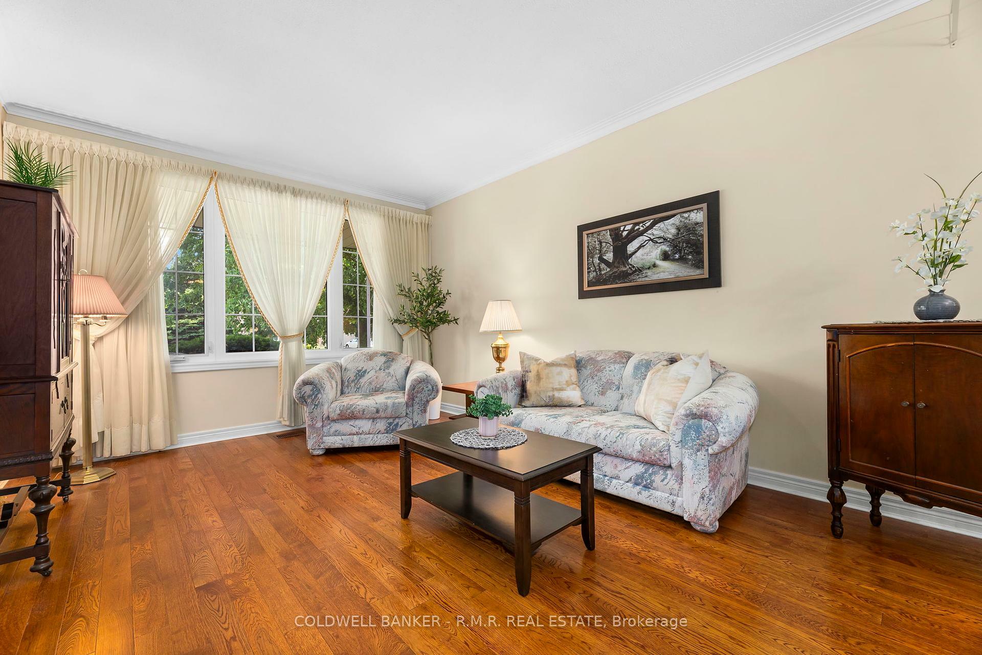 Property Photo: 39 Ewen Drive ON L9P 1L5
