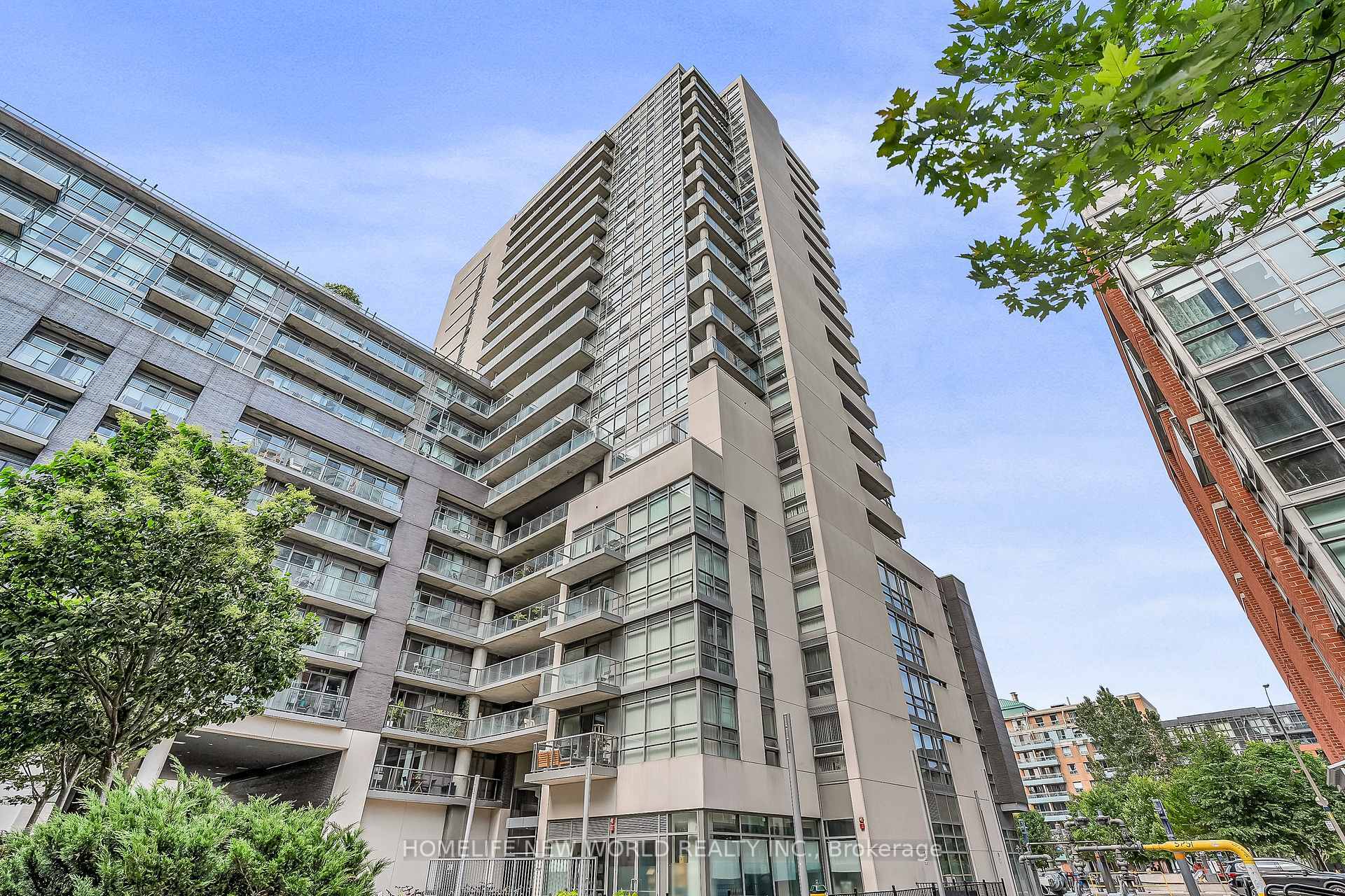 Property Photo: 68 Abell Street 505 ON M6J 0B1
