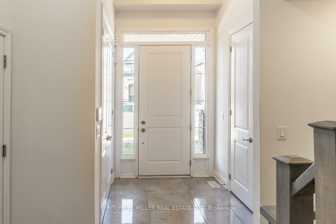 Photo de la propriété: 3429 Post Road ON L6H 0Y4