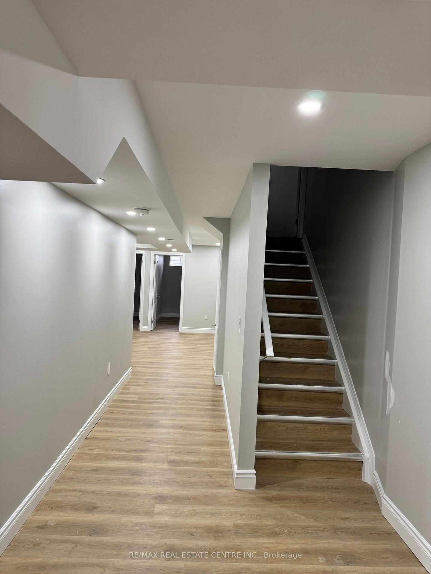 Property Photo: 1537 Wheatcroft Drive ON L1L 0W5