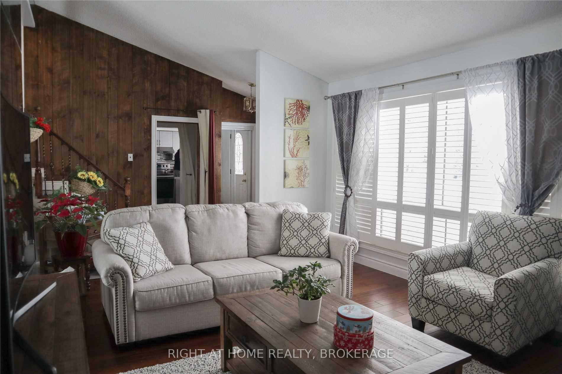 Property Photo: 423 Scarsdale Crescent ON L6L 3W6