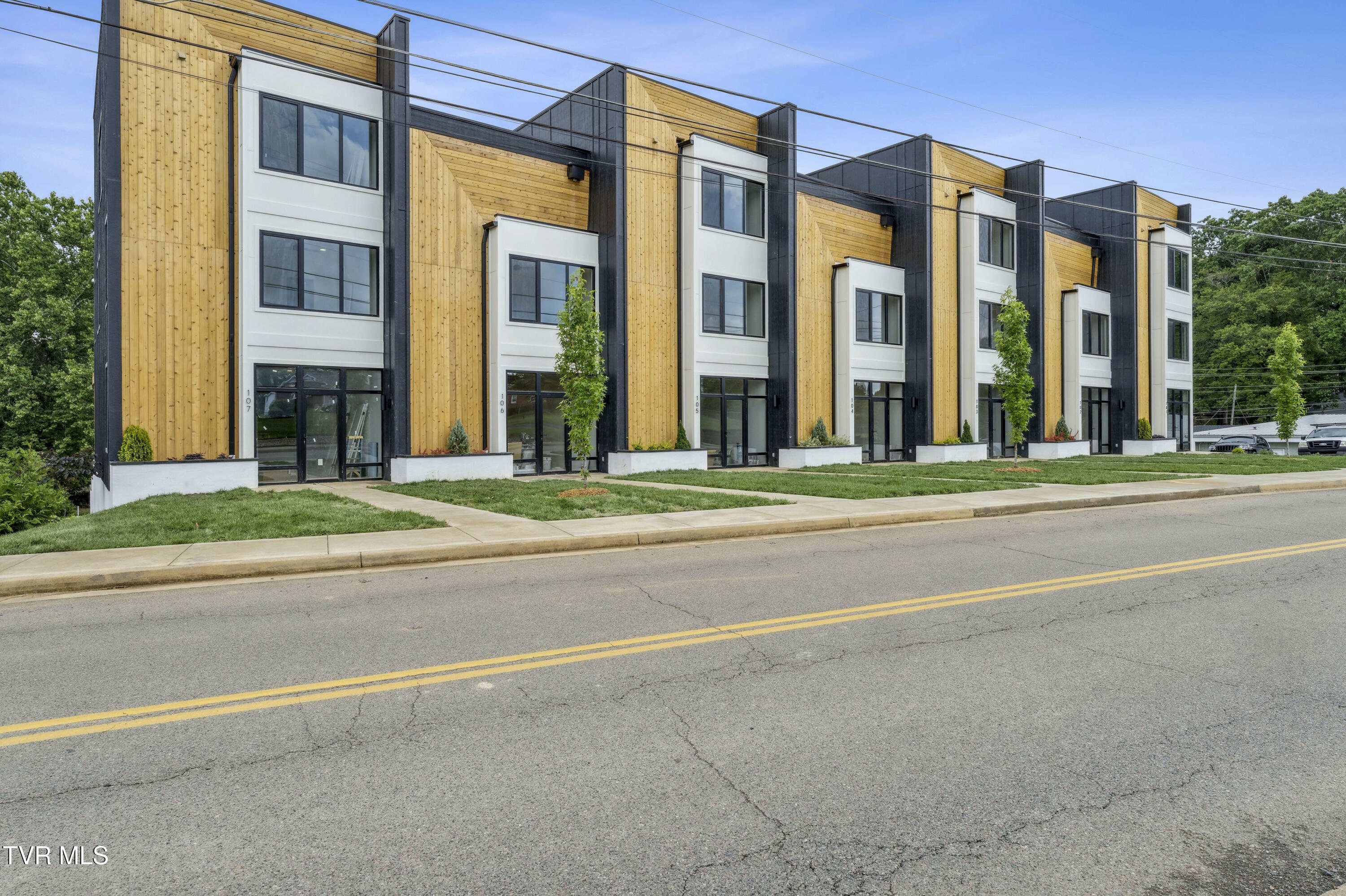 Property Photo: 1533 Pactolas Road 104 TN 37604