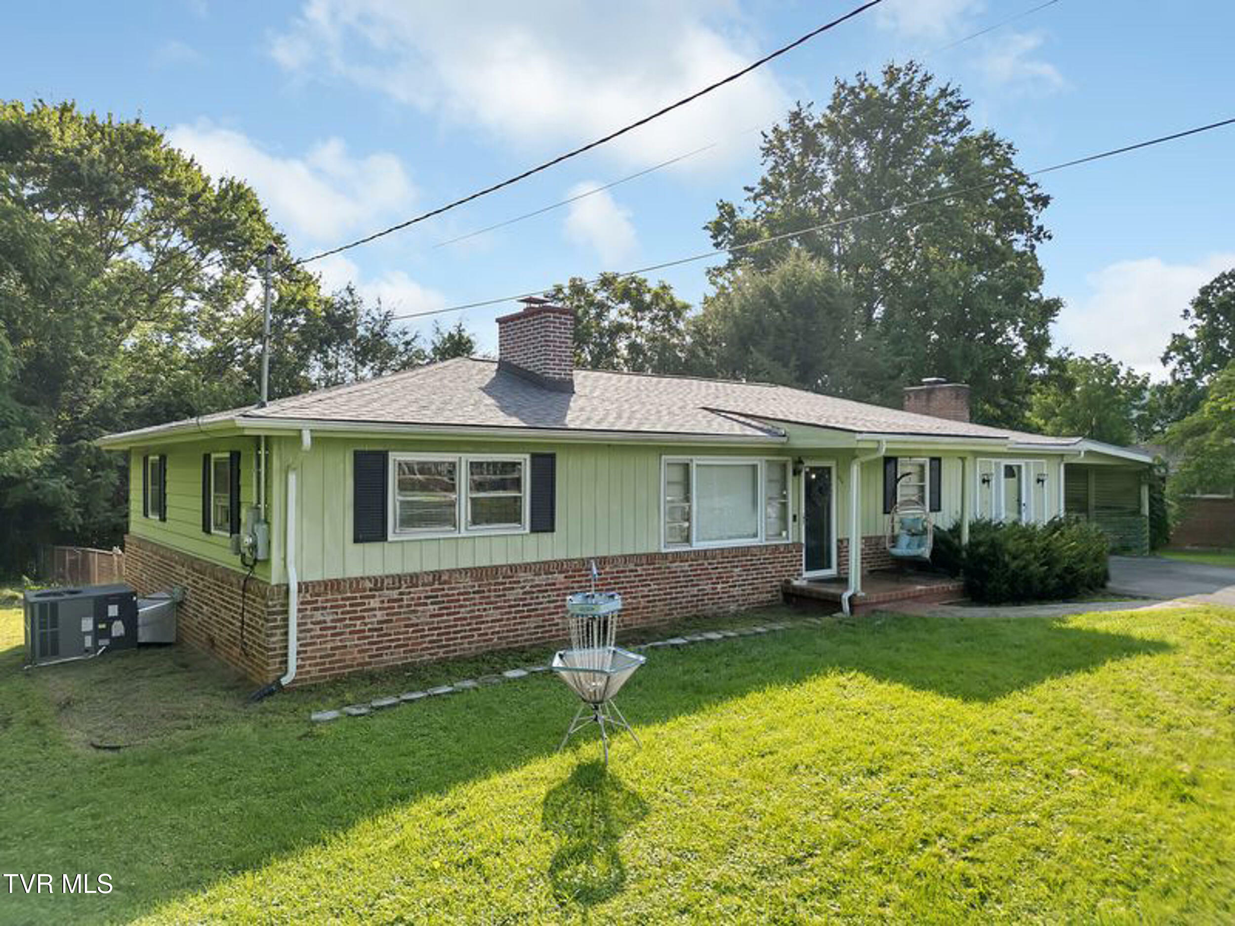 Property Photo: 206 Cloverdale Place TN 37620