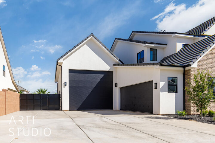 Property Photo:  2181 E Tawny Ridge Dr  UT 84790 