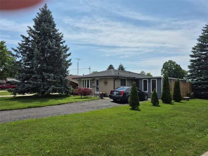 61 Dauw Avenue  Wallaceburg ON N8A 3N3 photo