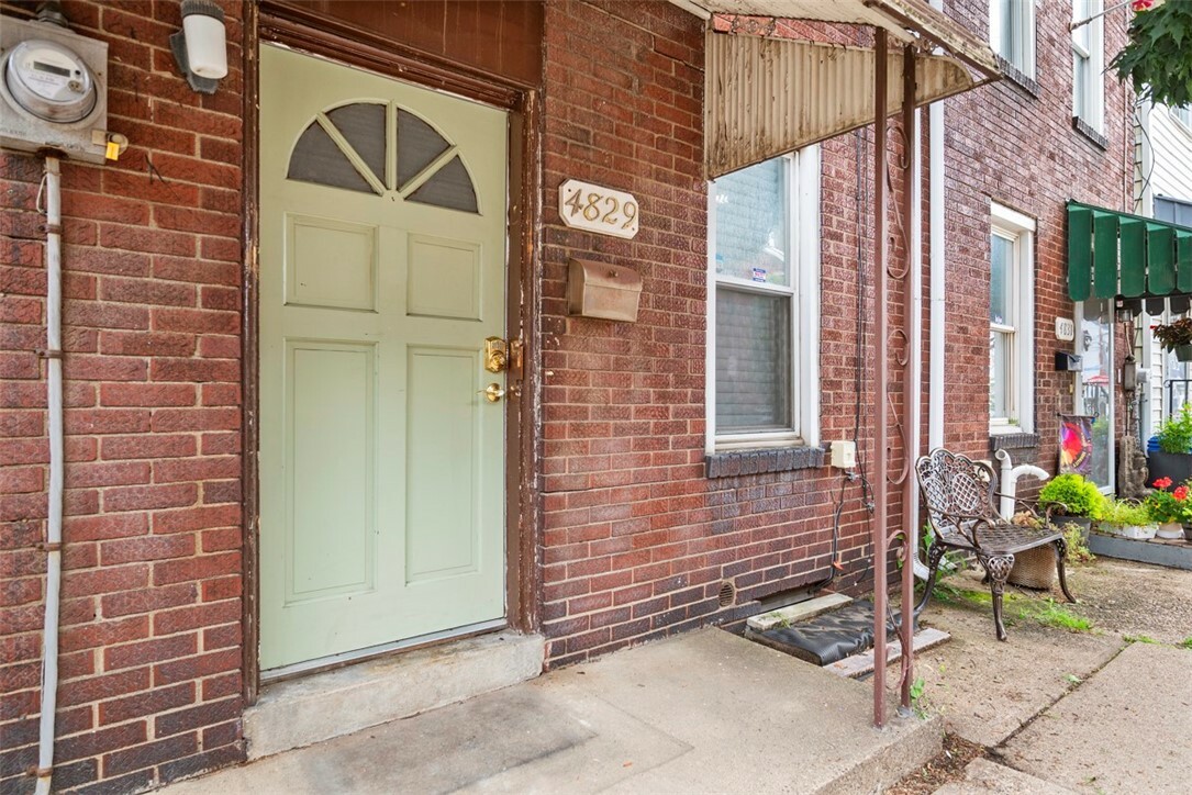 Property Photo: 4829 Hatfield St PA 15201