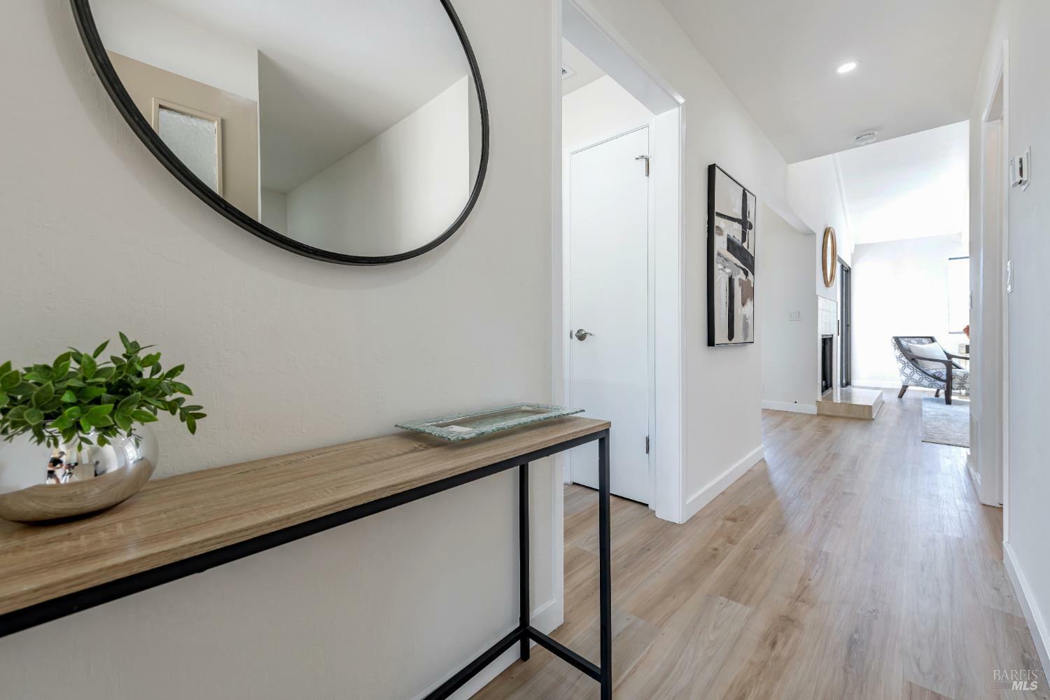 Property Photo: 10 Dickens Court CA 94941