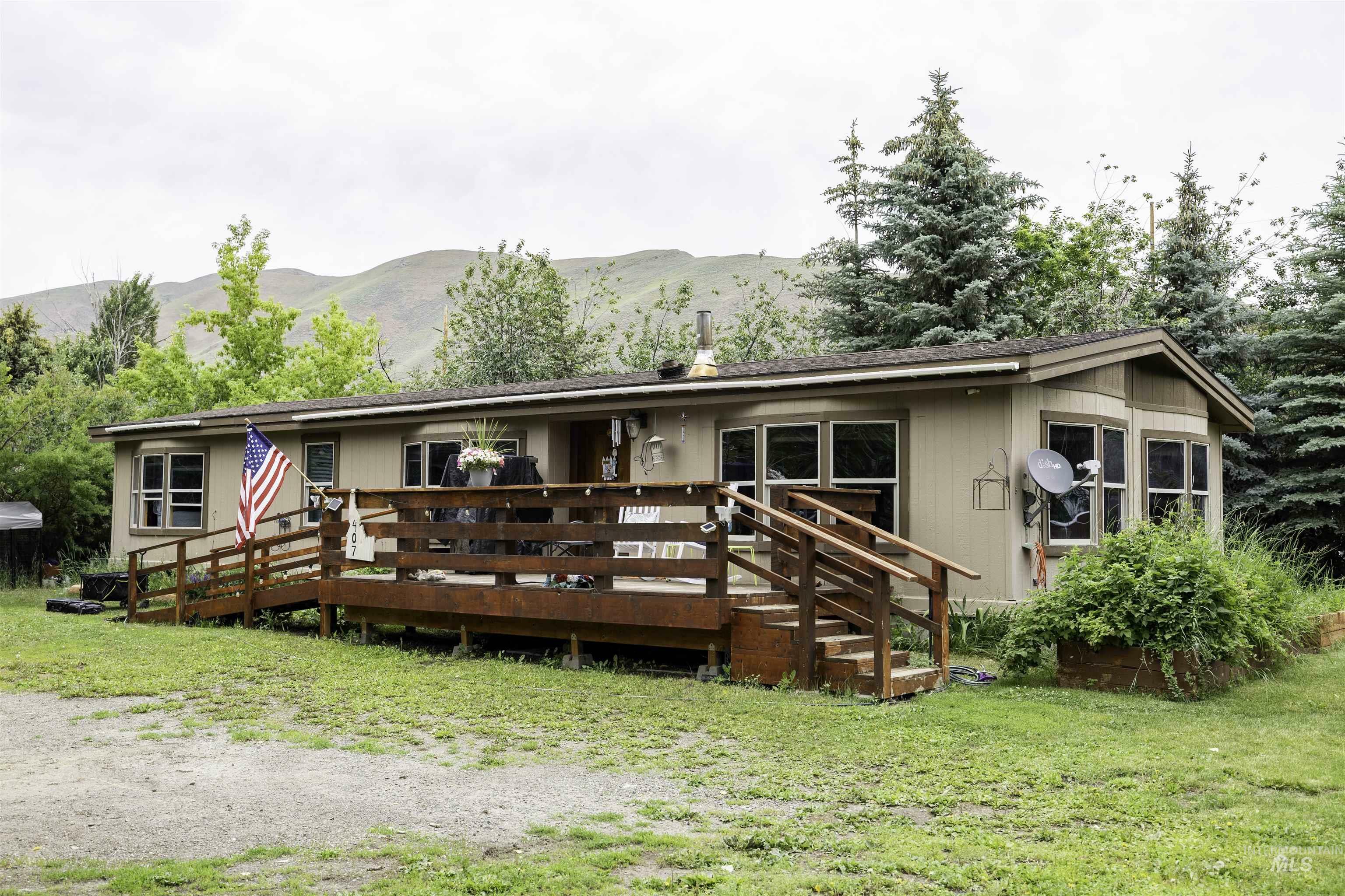 Property Photo:  407 Broadford Rd  ID 83313 