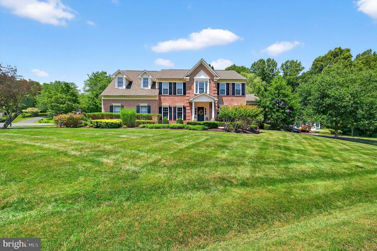 Property Photo: 11910 Crayton Court VA 20170