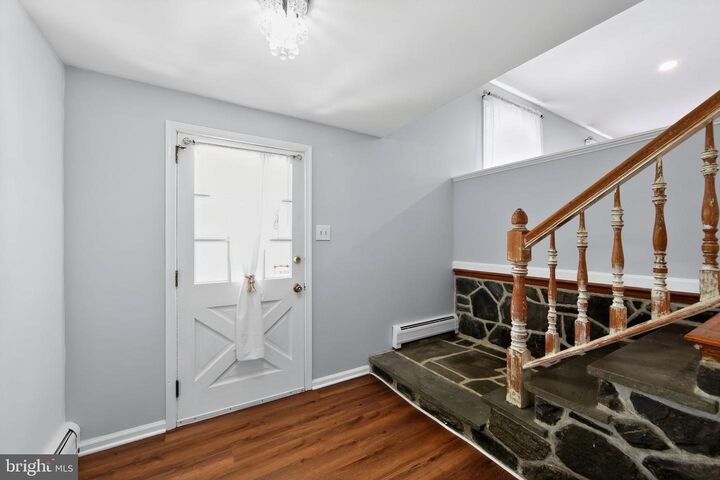 Property Photo:  405 Edgewood Drive  PA 19341 