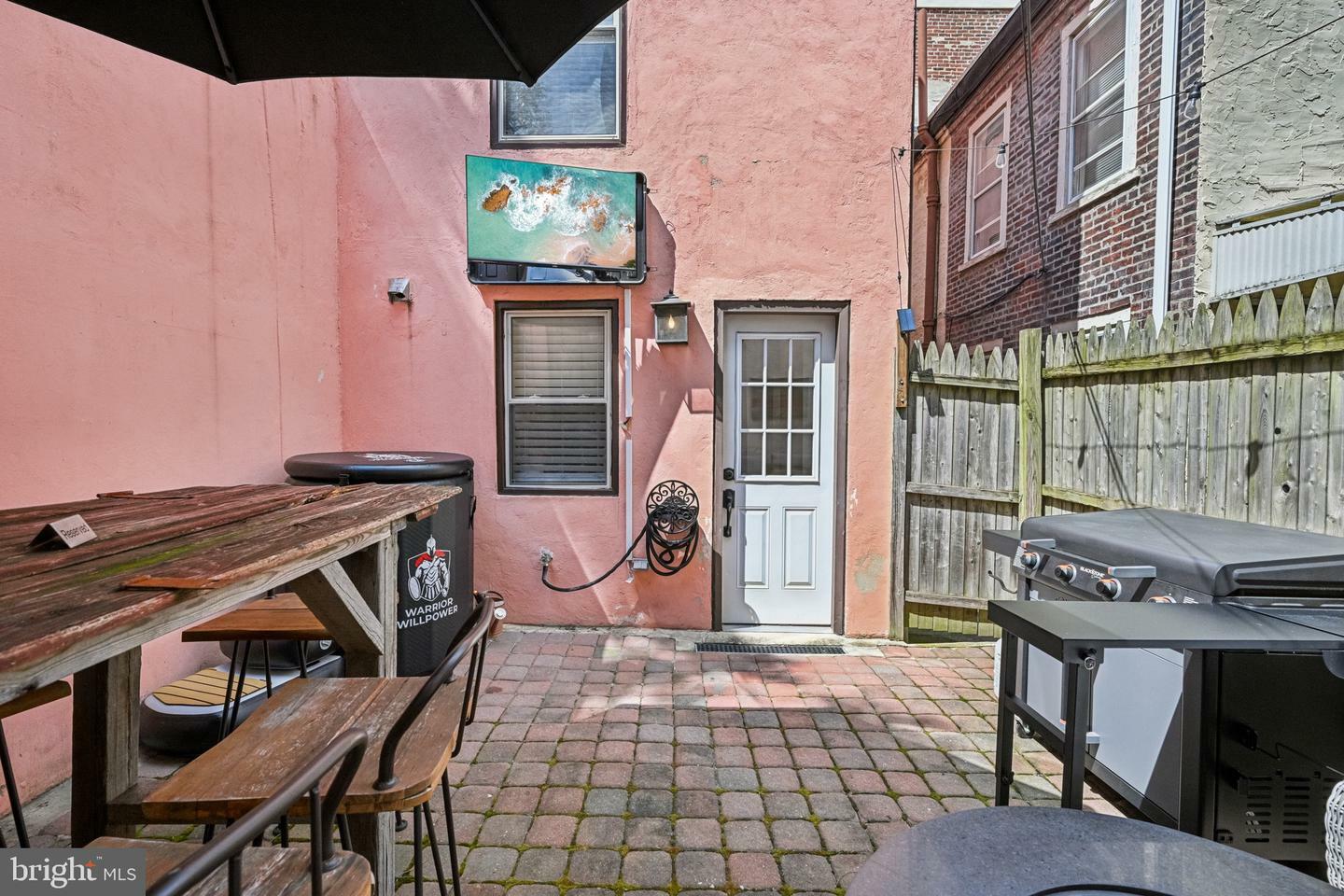 Property Photo:  330 W George Street  PA 19123 