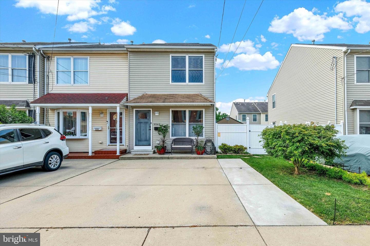 Property Photo: 3563 E Thompson Street PA 19134