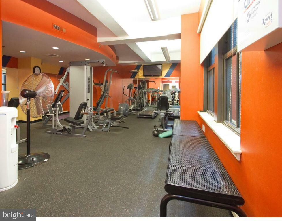 Property Photo: 1500 Chestnut Street 19F PA 19102