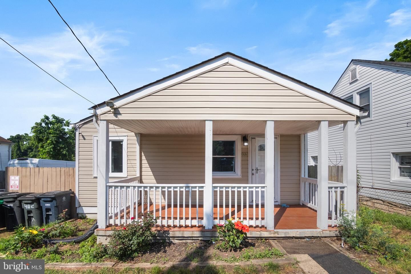 Property Photo:  402 Dateleaf Avenue  MD 20743 