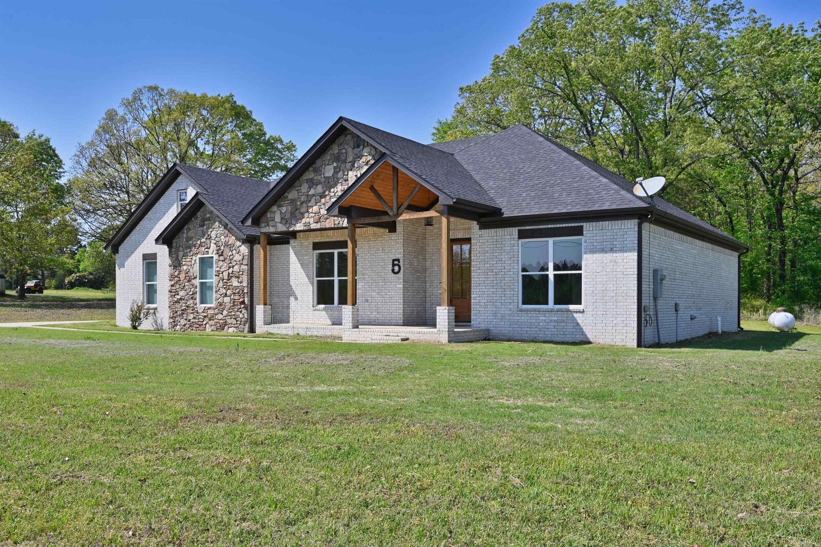 Property Photo: 5 Hargrove Road AR 72058