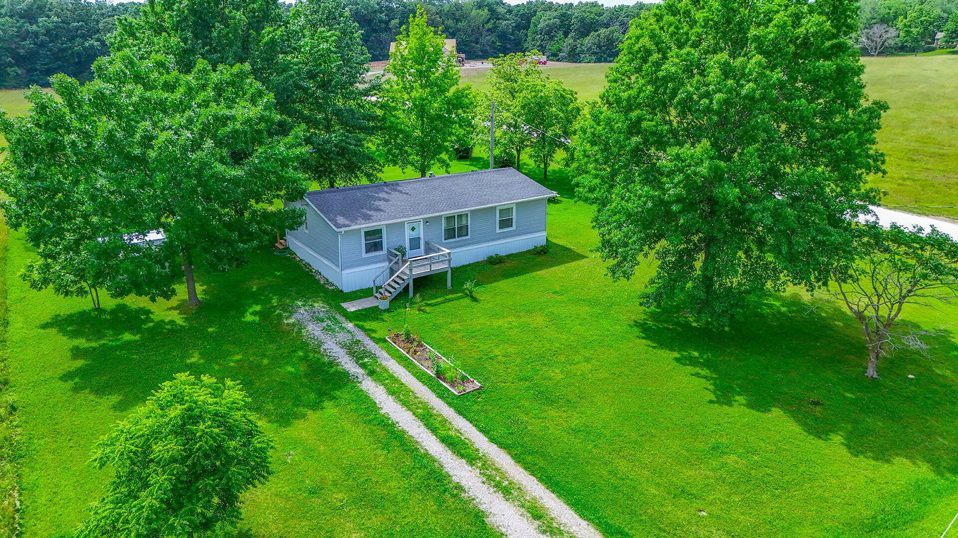 7459 E Mt Zion Church Rd  Hallsville MO 65255 photo