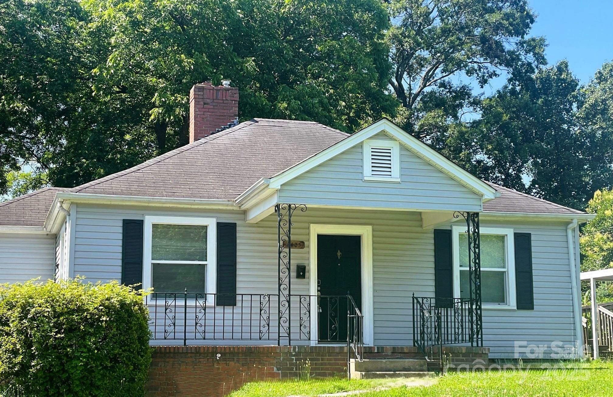 Property Photo: 2405 Greenland Avenue NC 28208