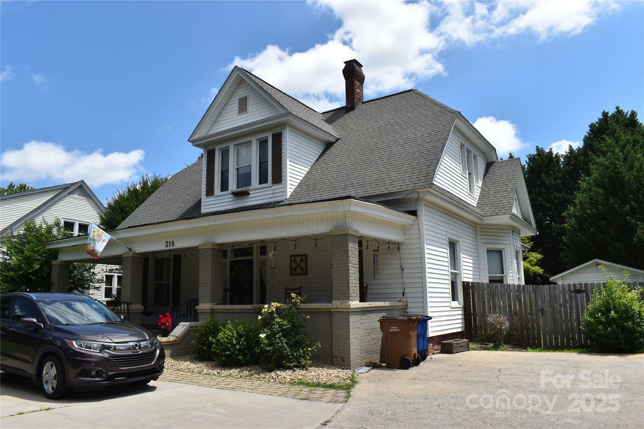 Property Photo: 318 N Laurel Street N NC 28092