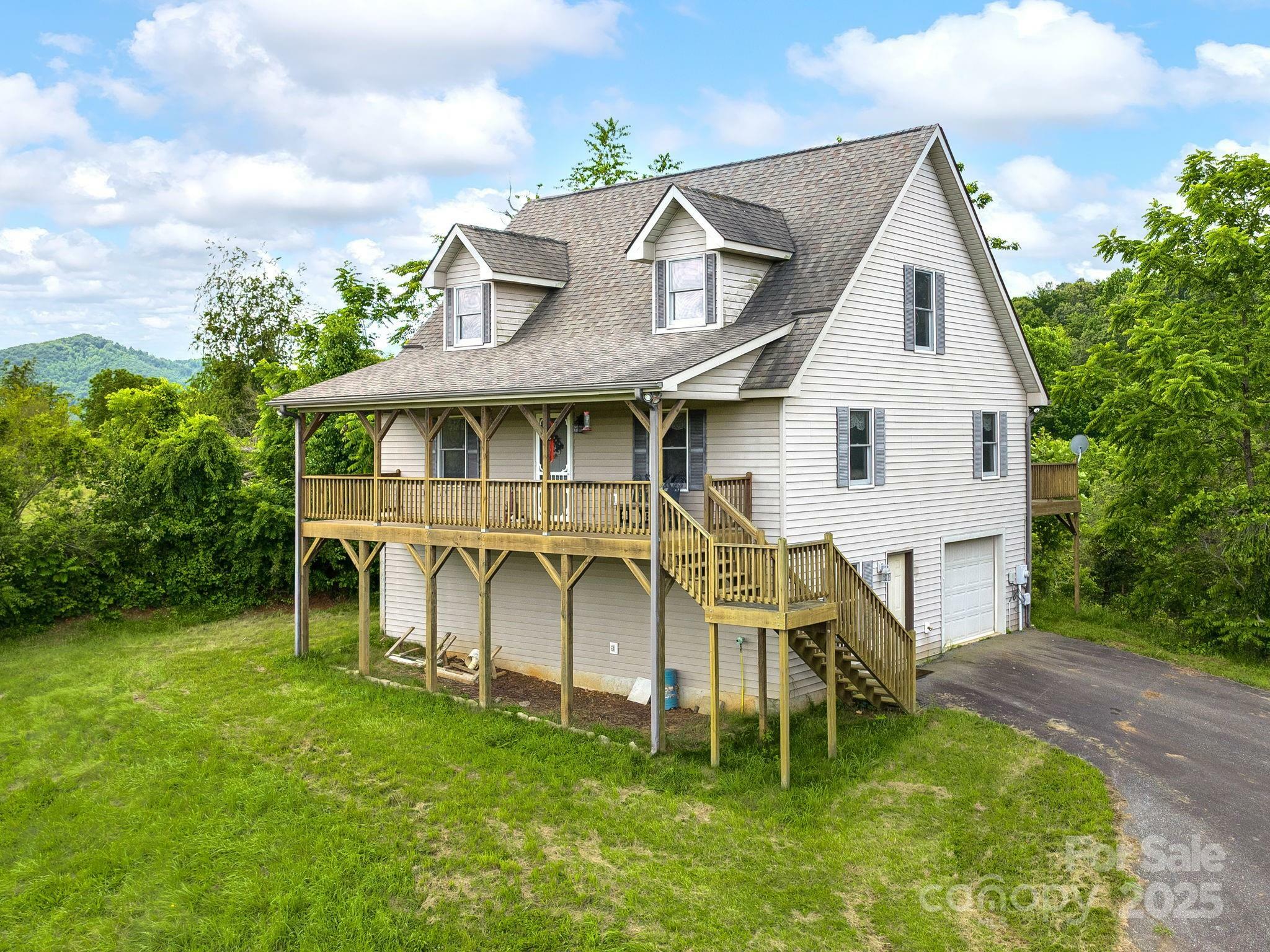 Property Photo: 132 Rabbit Ham Road NC 28748