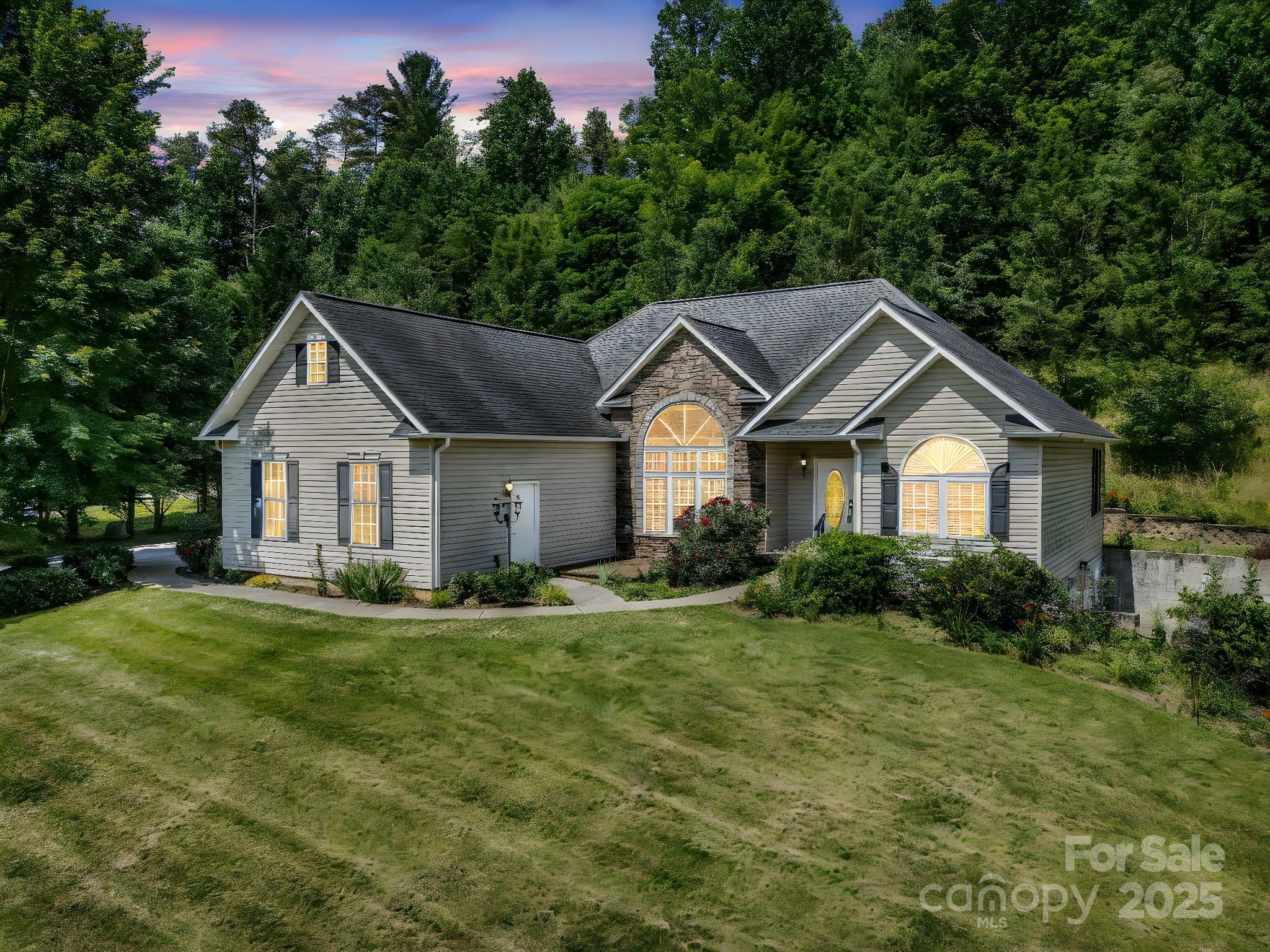 Property Photo: 124 Shadow View Drive NC 28748