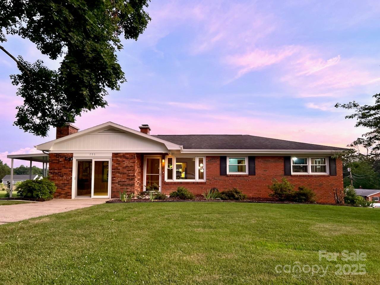 795 Monte Vista Road  Candler NC 28715 photo
