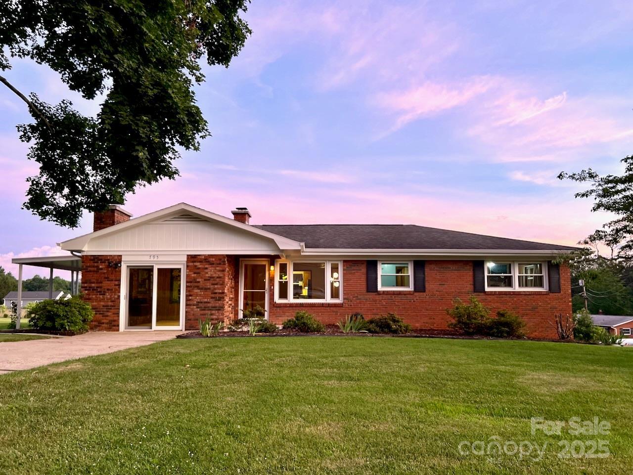 795 Monte Vista Road  Candler NC 28715 photo