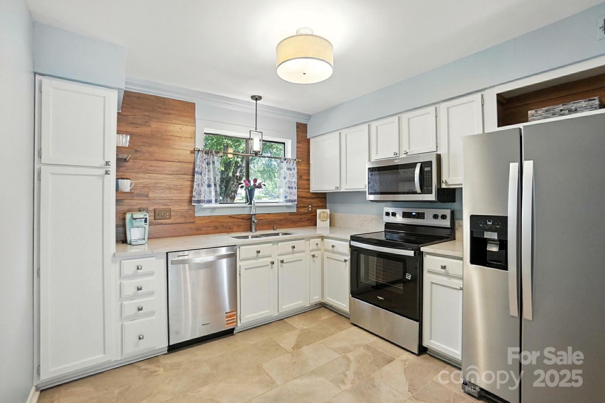 3020 Heathstead Place A  Charlotte NC 28210 photo