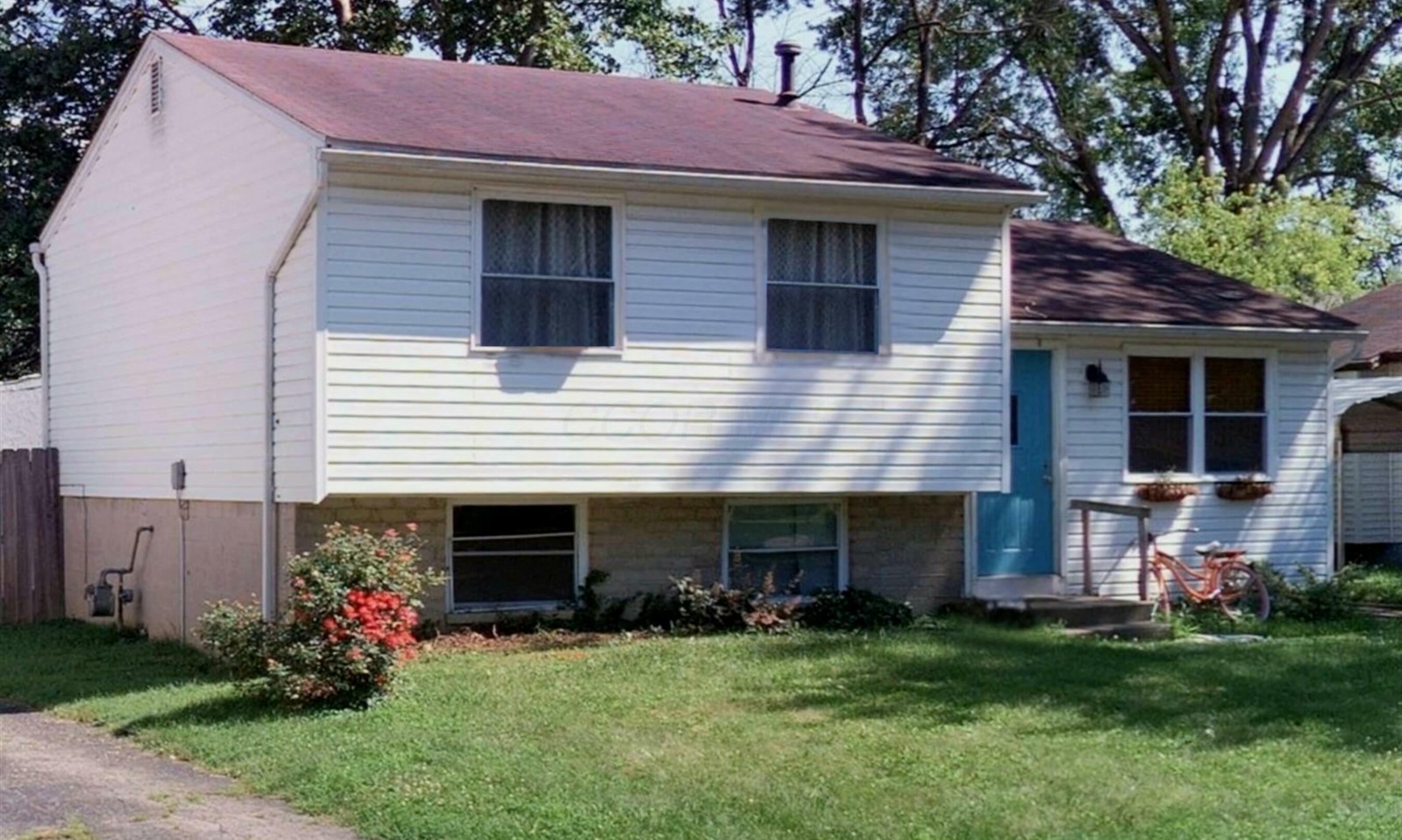 Property Photo: 3341 Robin Hill W Court OH 43223