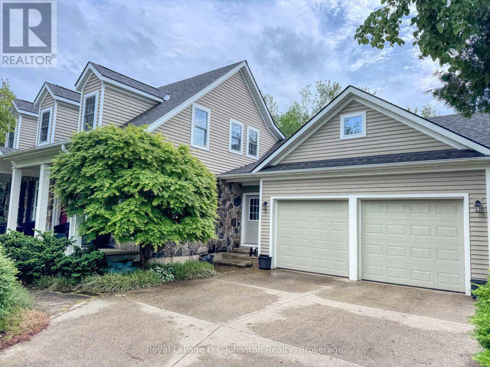 Property Photo:  207 Beacon Lane  ON N0H 2L0 