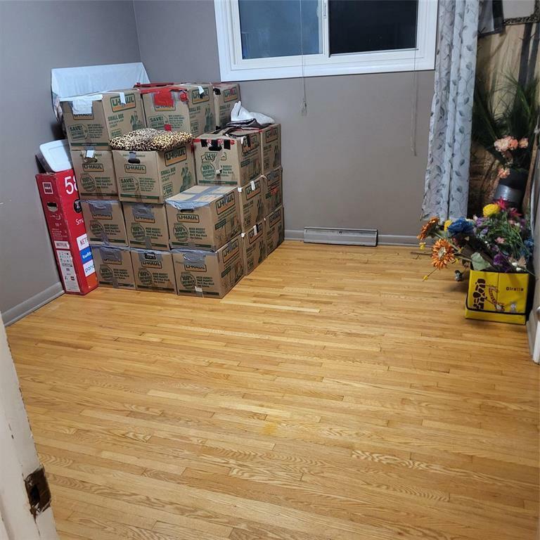 Property Photo:  639 Kent Road  MB R2L 1Y5 