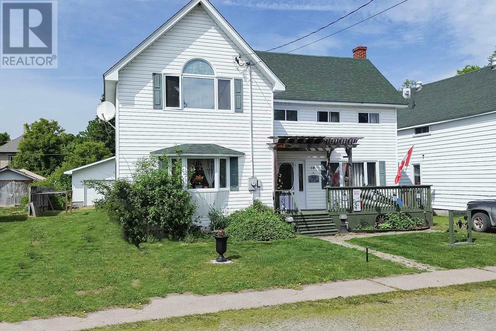 Photo de la propriété: 18 Lorne St W ON P0R 1L0