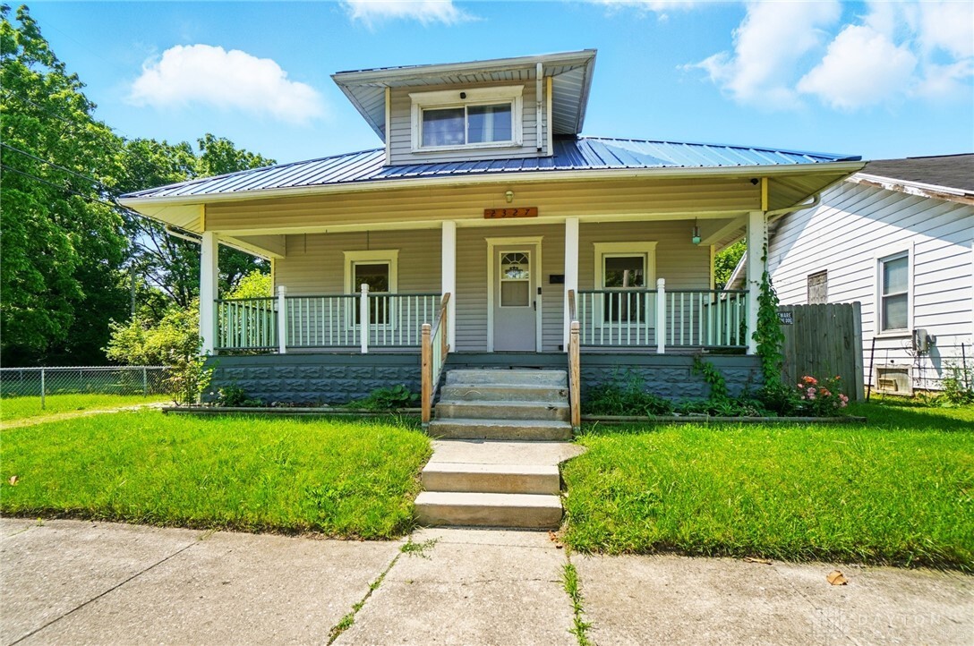 Property Photo: 2327 Kenilworth Avenue OH 45505
