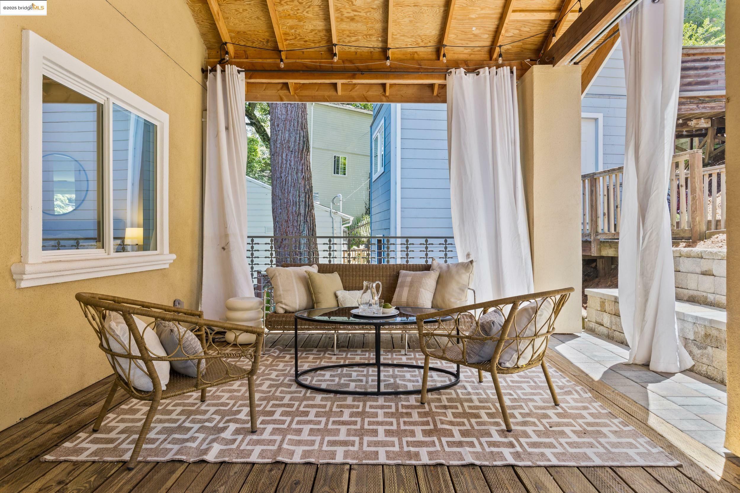 Property Photo: 6220 Valley View Rd CA 94611
