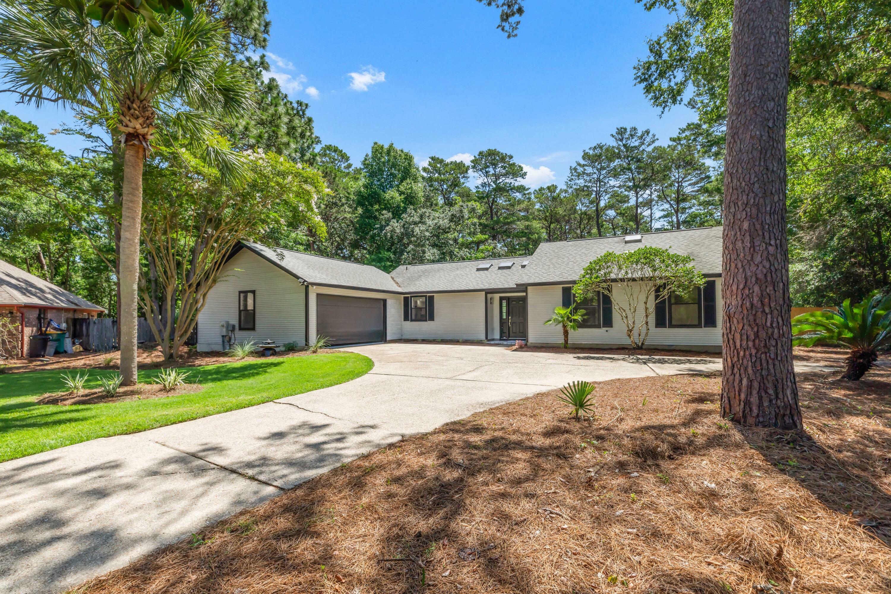 Property Photo: 212 Jamaica Cove FL 32578