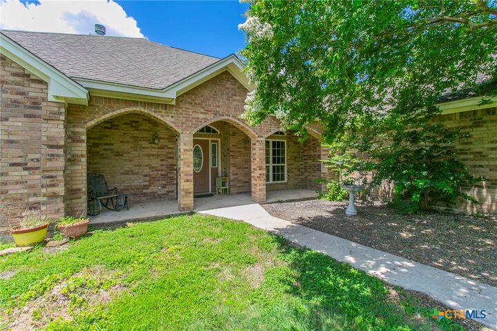 Property Photo: 1500 Mountain Ridge Drive TX 76513