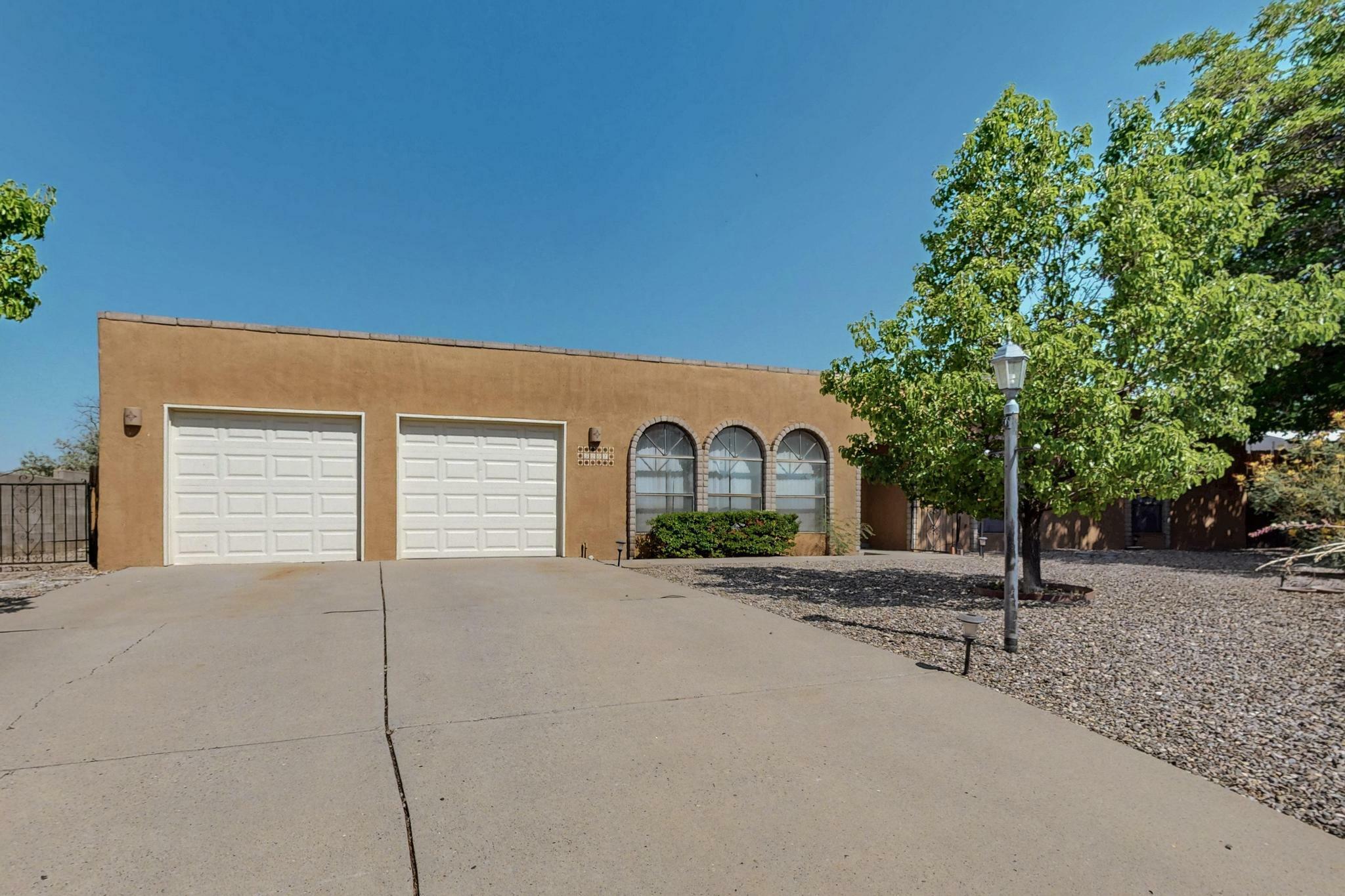Property Photo:  5207 Russell Drive NW  NM 87114 