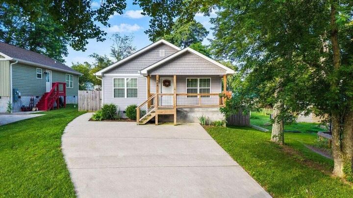 Property Photo: 908 28th Street SE TN 37323