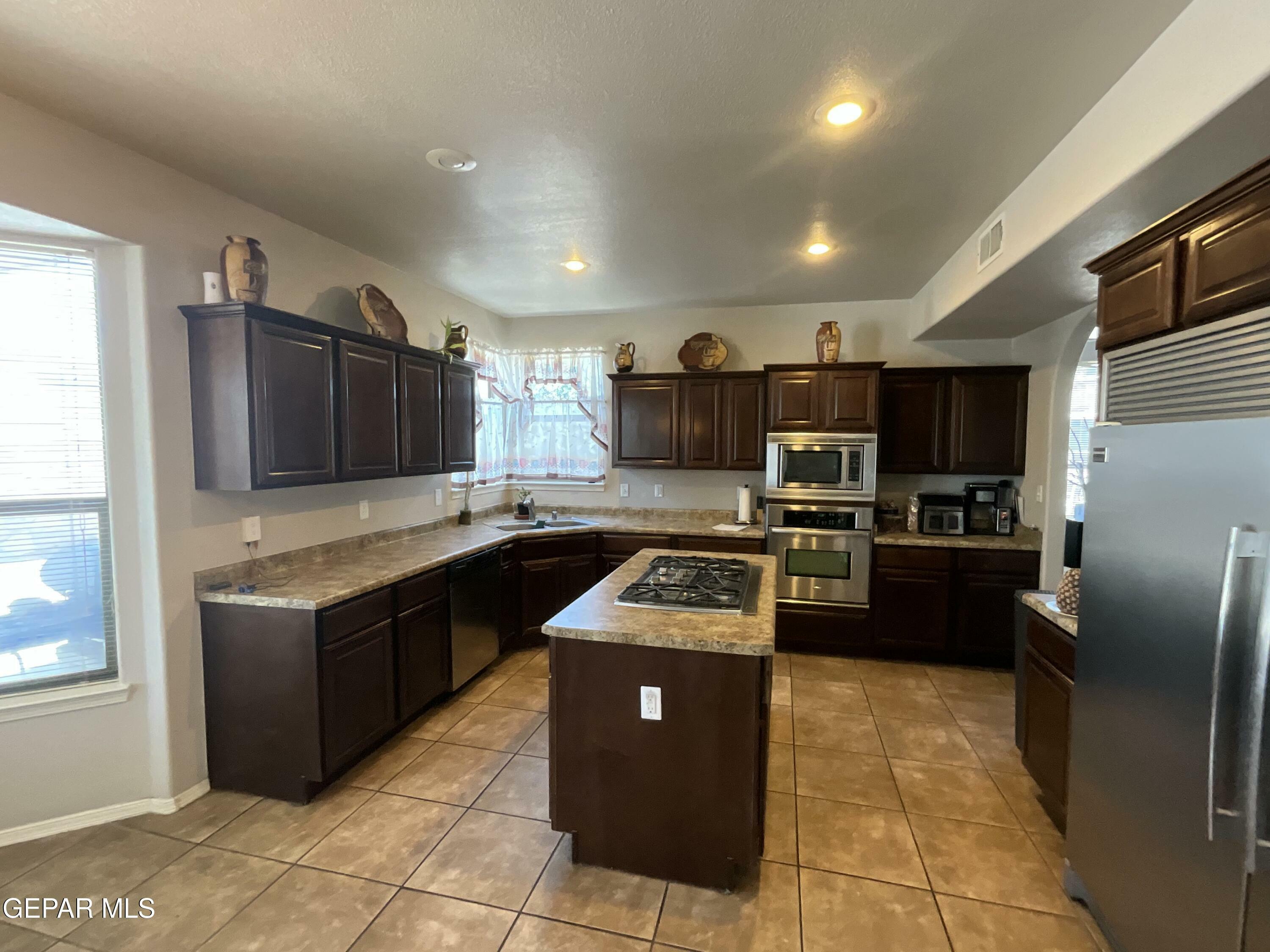 12000 Stansbury Drive  El Paso TX 79928 photo