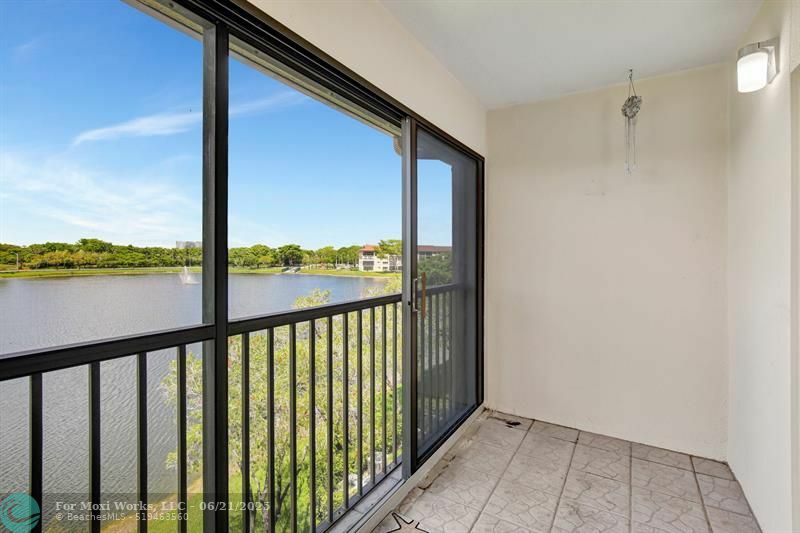 Property Photo: 13700 SW 14th St 408 D FL 33027