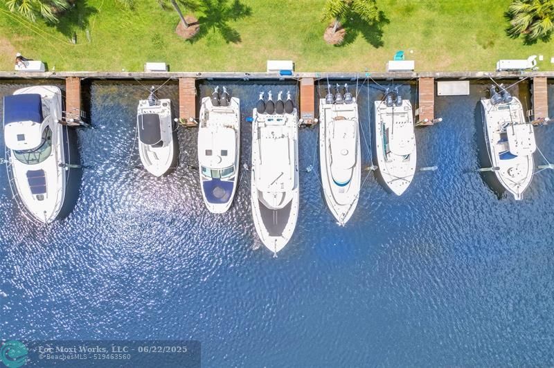 Property Photo: 1100 SE 5th Ct 77 FL 33060