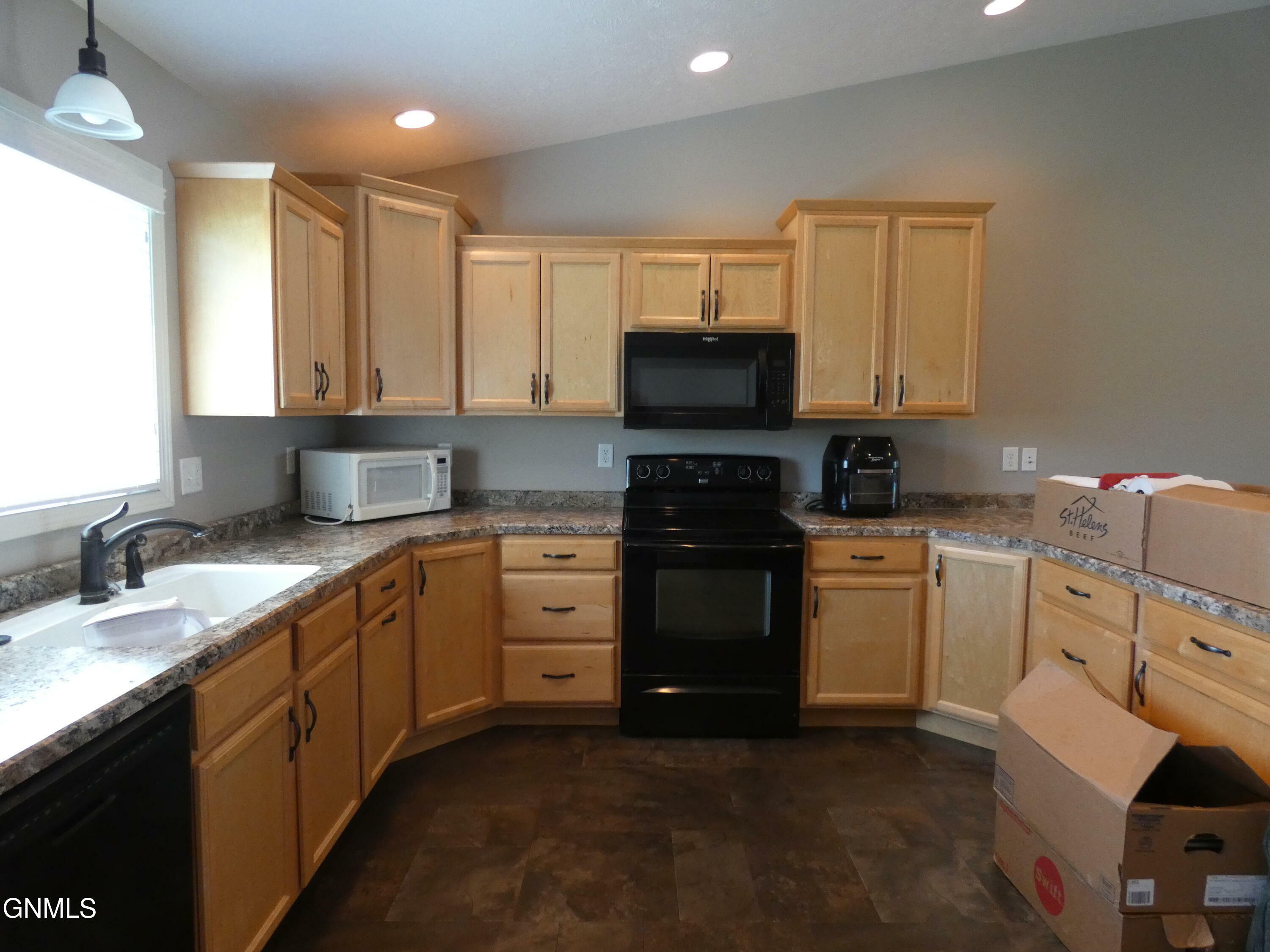 Property Photo: 601 &Amp 603 Badger Street S ND 58495