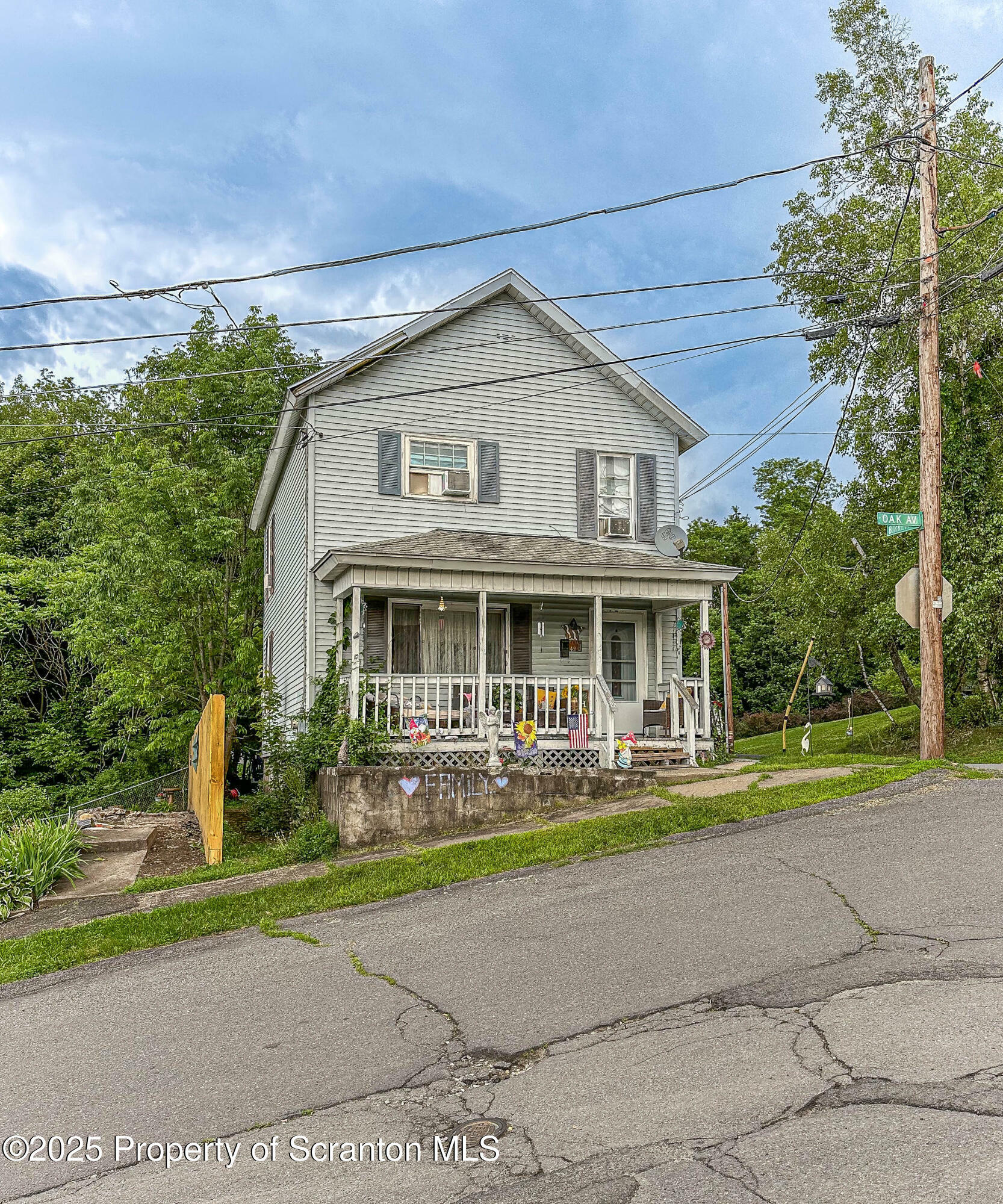 42 Oak Avenue  Carbondale PA 18407 photo