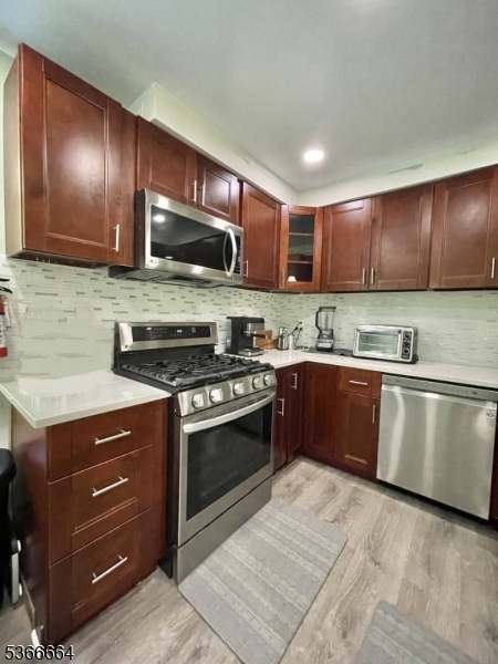 Property Photo:  23 Hanover Sq 23  NJ 08846 