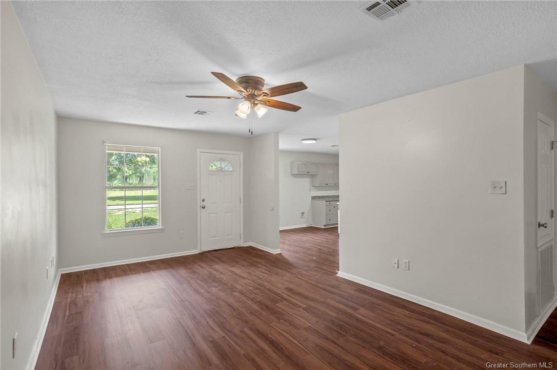 Property Photo: 1011 Live Oak Street LA 70601