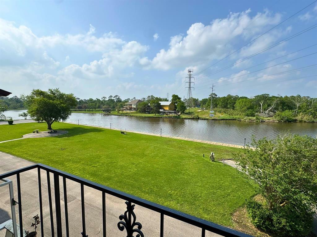 Property Photo: 2135 Casa Rio Circle TX 77539