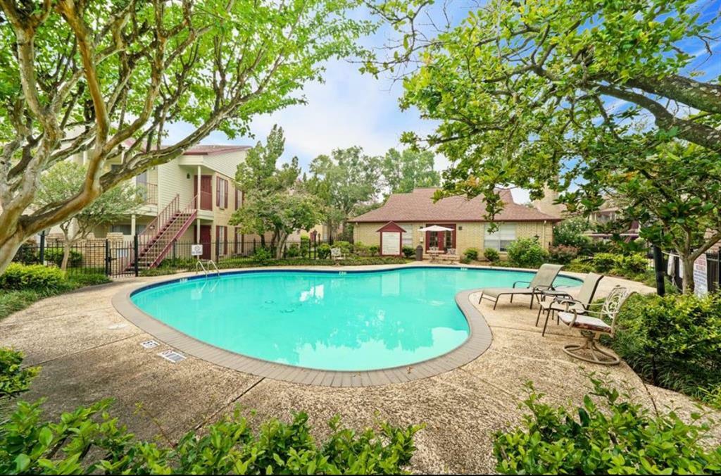 Property Photo:  2120 El Paseo Street 604  TX 77054 