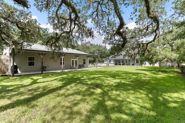 Property Photo:  3015 W Lake Rd  TX 77486 