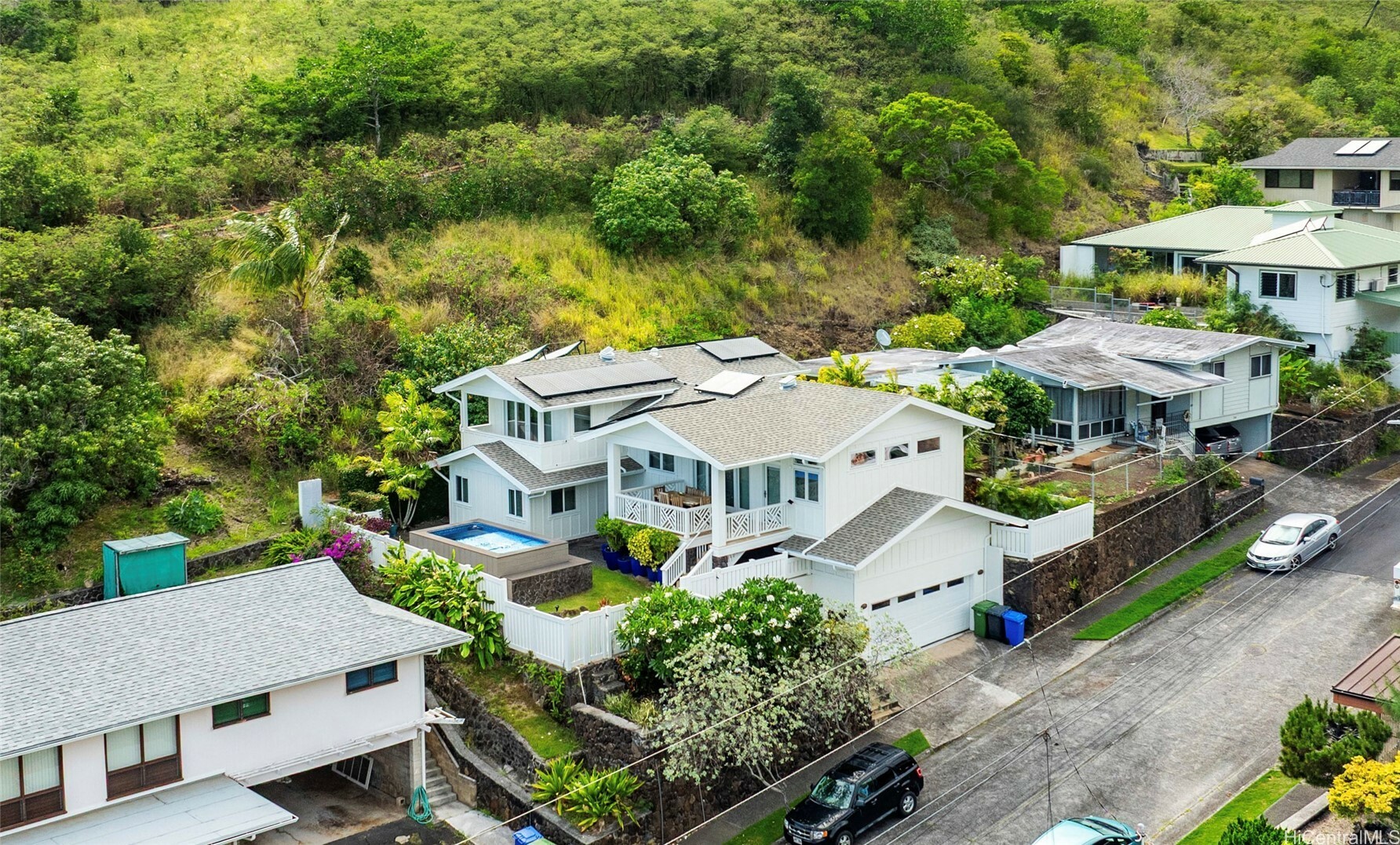 888 Ahuwale Street  Honolulu HI 96821 photo