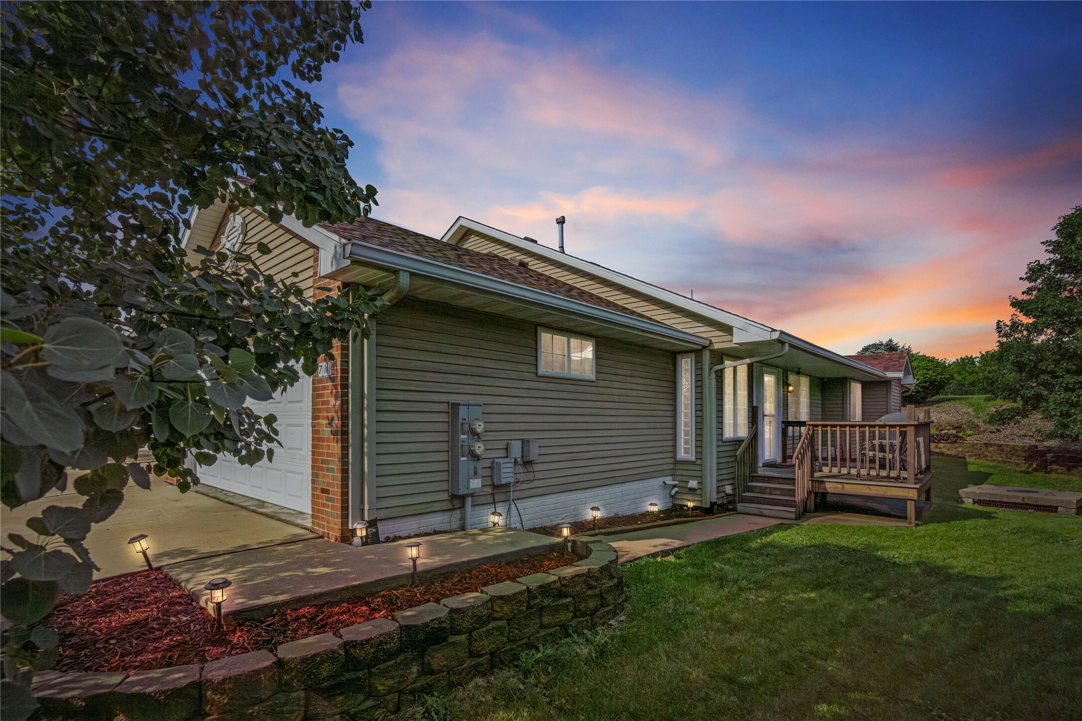 Property Photo: 711 Kitterman Circle IA 50211